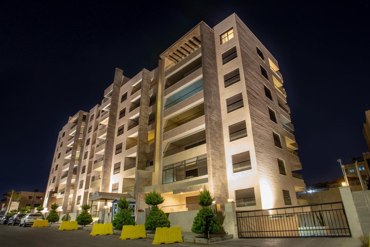 Triple A Hotel Suites Amman Exterior foto