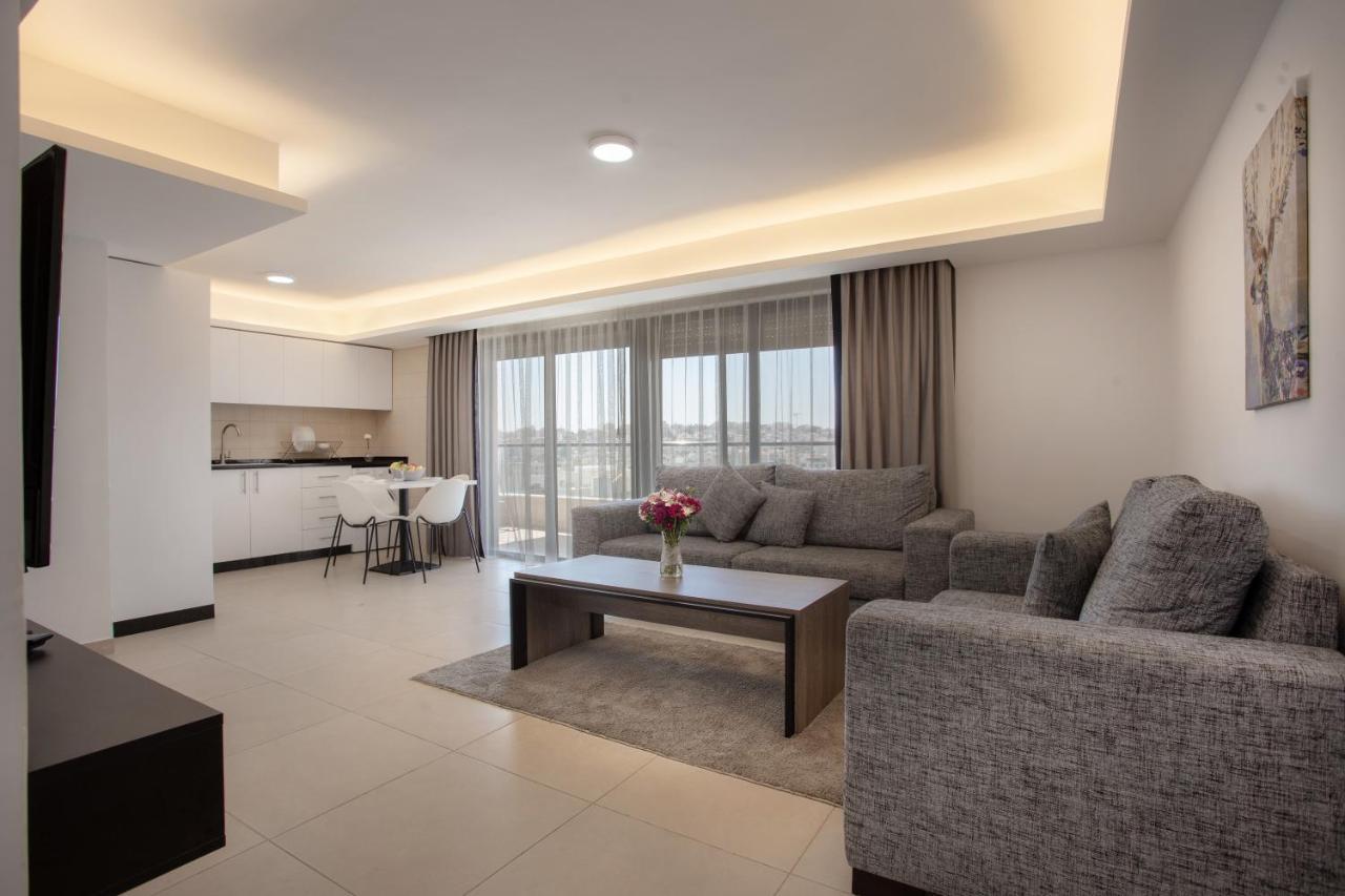 Triple A Hotel Suites Amman Exterior foto
