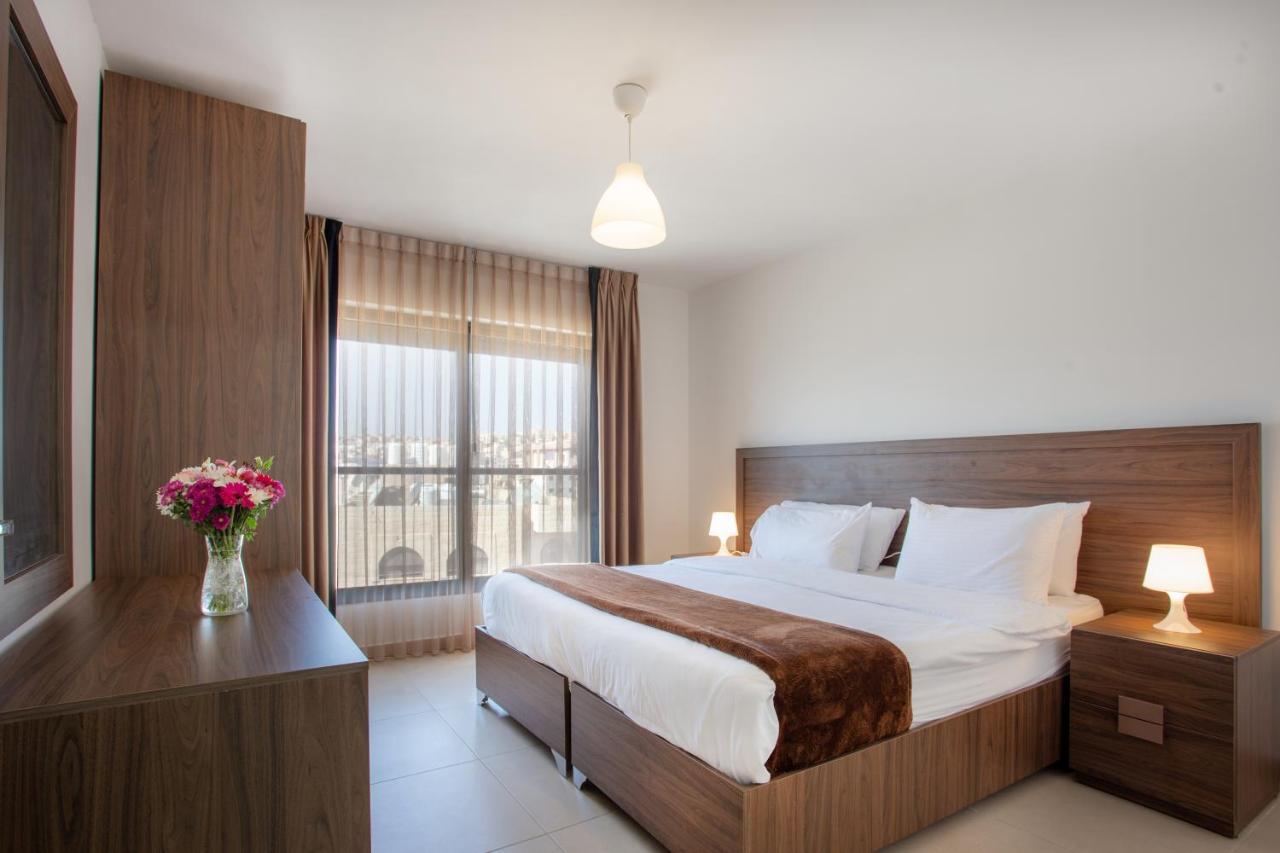 Triple A Hotel Suites Amman Exterior foto